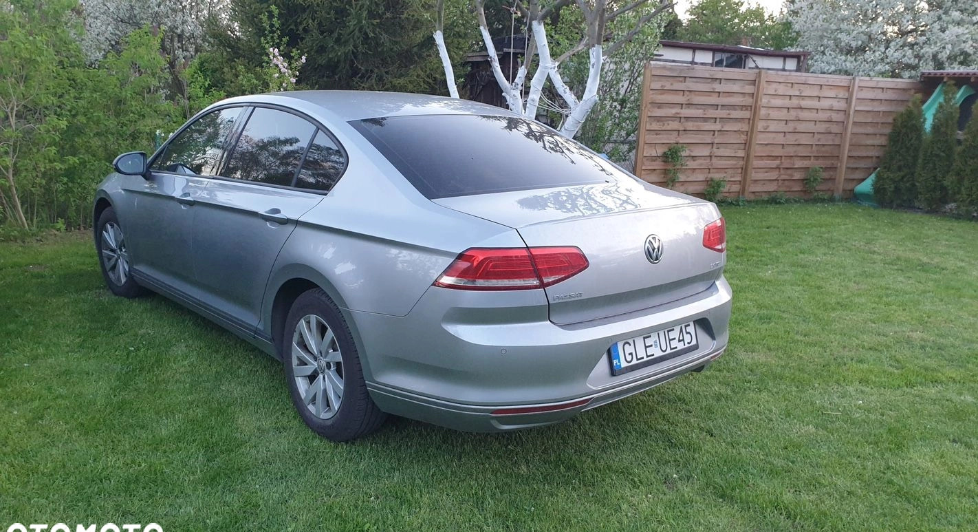 Volkswagen Passat cena 64900 przebieg: 151000, rok produkcji 2017 z Gdańsk małe 7